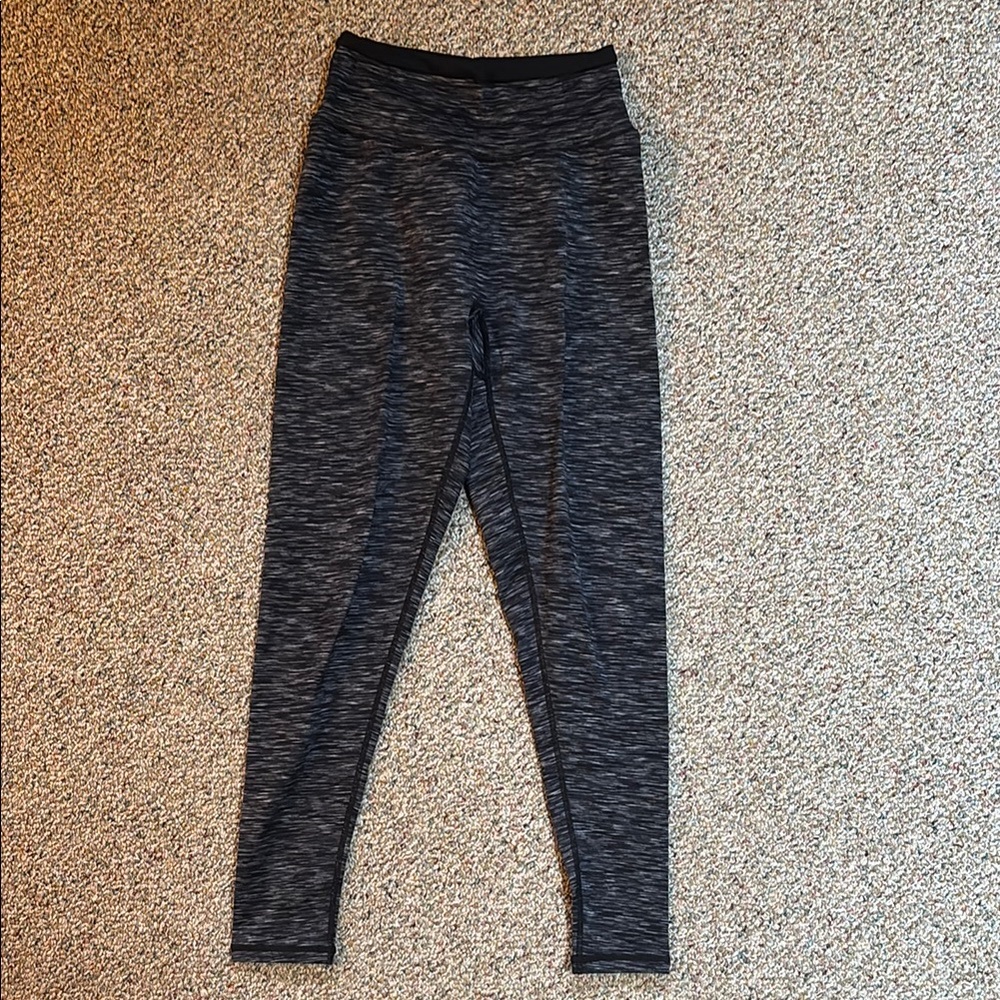 Ptula active high waisted leggings. Heather grey/black.